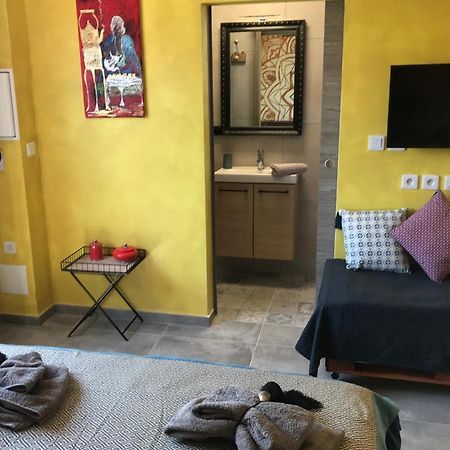 Dar Sakina Apartment แซ็ง-ปีแยร์ ภายนอก รูปภาพ