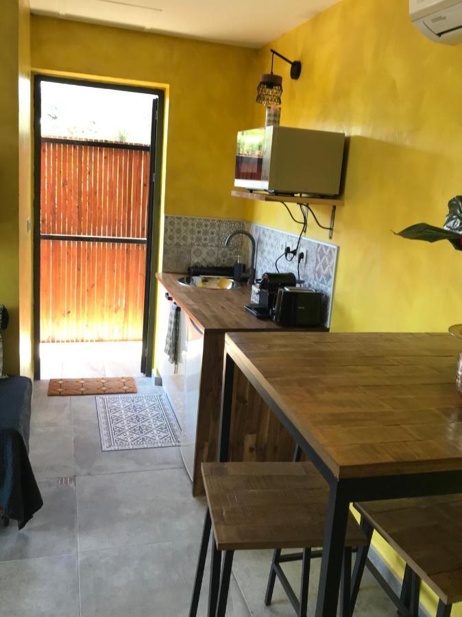 Dar Sakina Apartment แซ็ง-ปีแยร์ ภายนอก รูปภาพ