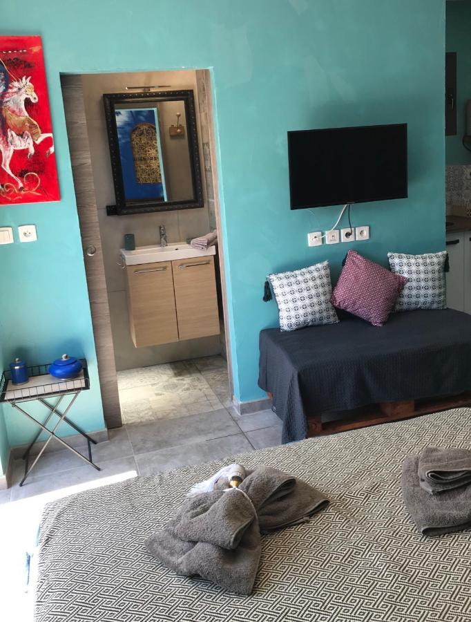 Dar Sakina Apartment แซ็ง-ปีแยร์ ภายนอก รูปภาพ